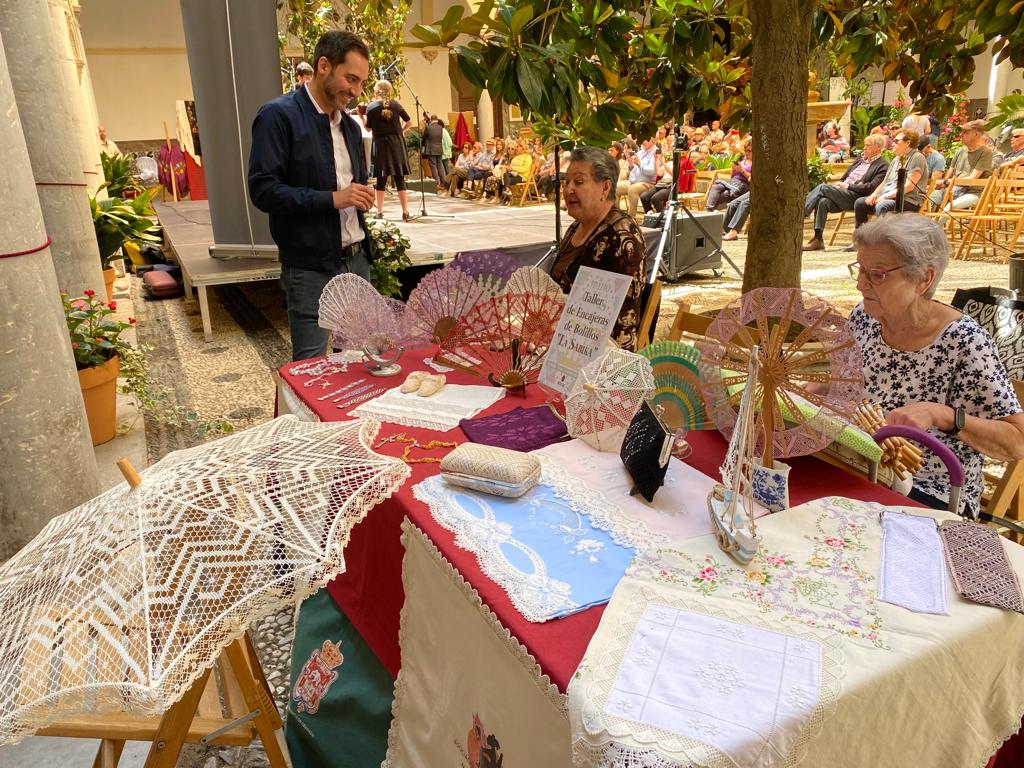 ©Ayto.Granada: “EL PATIO EN EL CORPUS 2023” OFRECE EXPOSICIONES, TALLERES, ACTUACIONES MUSICALES Y CONCIERTOS EN TORNO A LAS COSTUMBRES Y TRADICIONES GRANADINAS ©Ayto.Granada: “EL PATIO EN EL CORPUS 2023” OFRECE EXPOSICIONES, TALLERES, ACTUACIONES MUSICALES Y CONCIERTOS EN TORNO A LAS COSTUMBRES Y TRADICIONES GRANADINAS